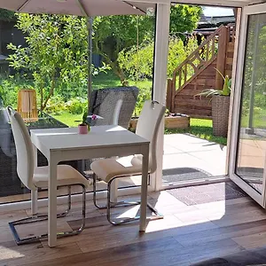 Apartment All-in-one Mit Eigener Sonnenterrasse Im Garten, Düsseldorf