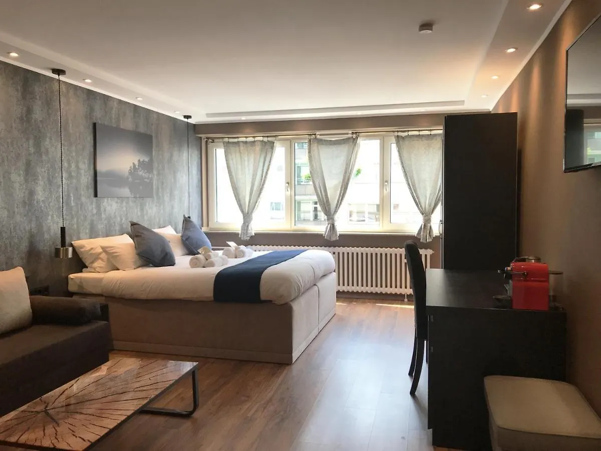 Mike'S Four Apartment Dusseldorf Homestay