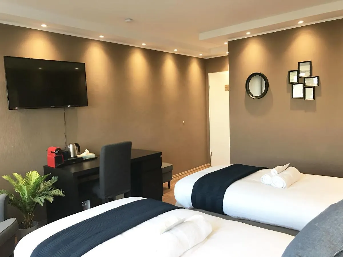 Mike'S Four Apartment Dusseldorf Homestay