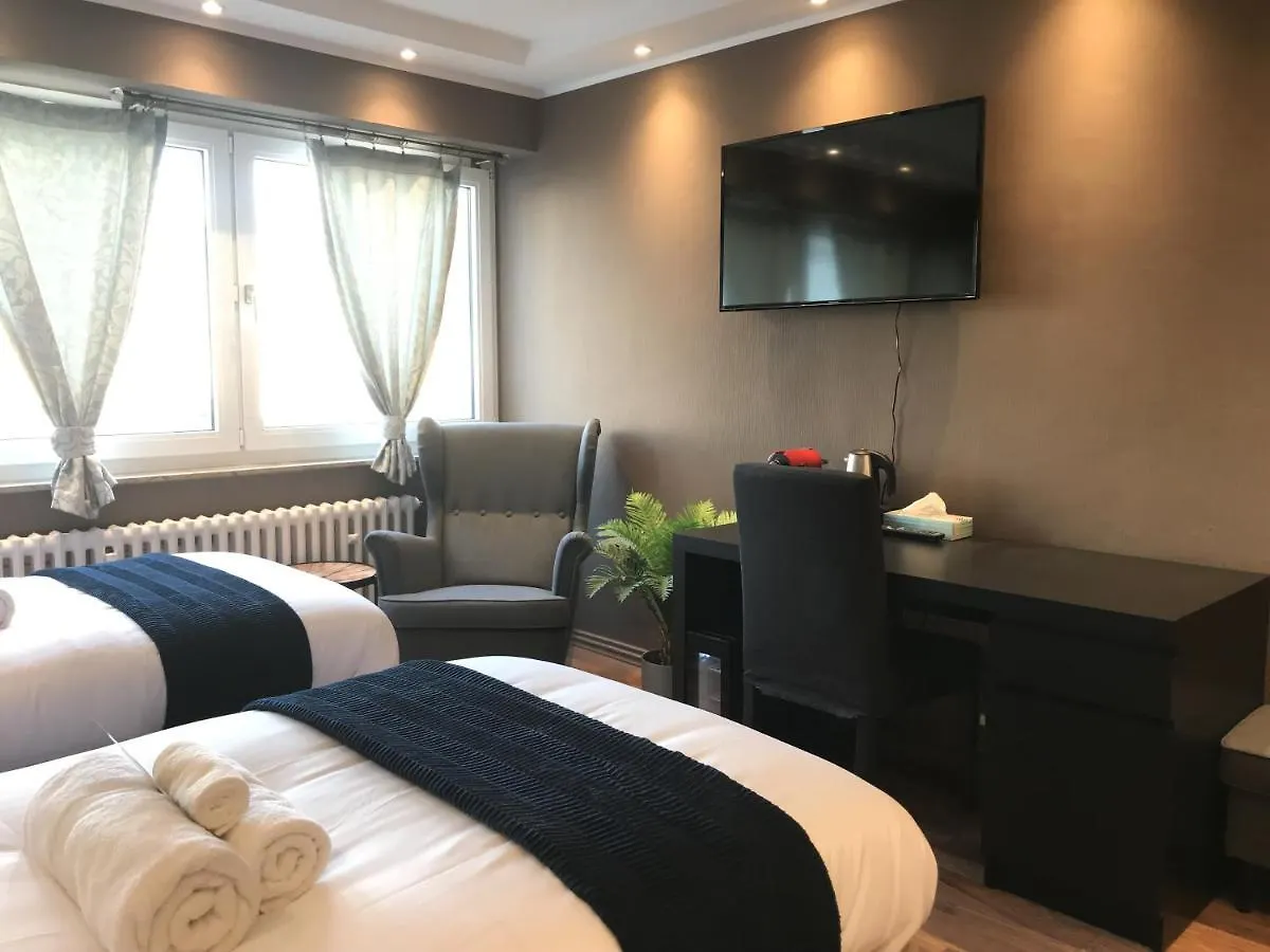 Mike'S Four Apartment Dusseldorf Homestay